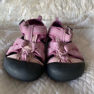 Pink hiking river shoes sandals size 7